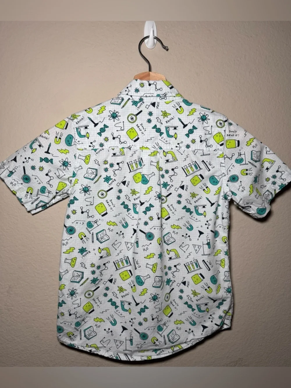 The Children’s Place 5-6 Boys Science White/Green Theme button up Shirt